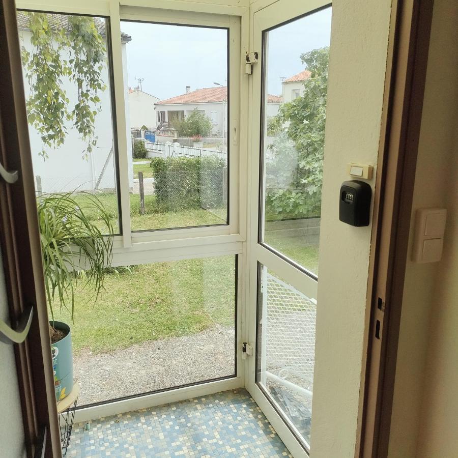 Charmante Maison Entre Mer Et Campagne La Jarrie Esterno foto